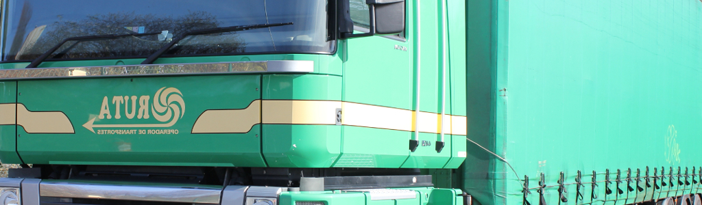 transporte ruta,sostenibilidad,soluciones logistica,flota camiones moderna,gestion transporte eficiente